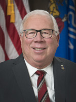 Picture of Senator Luther S. Olsen